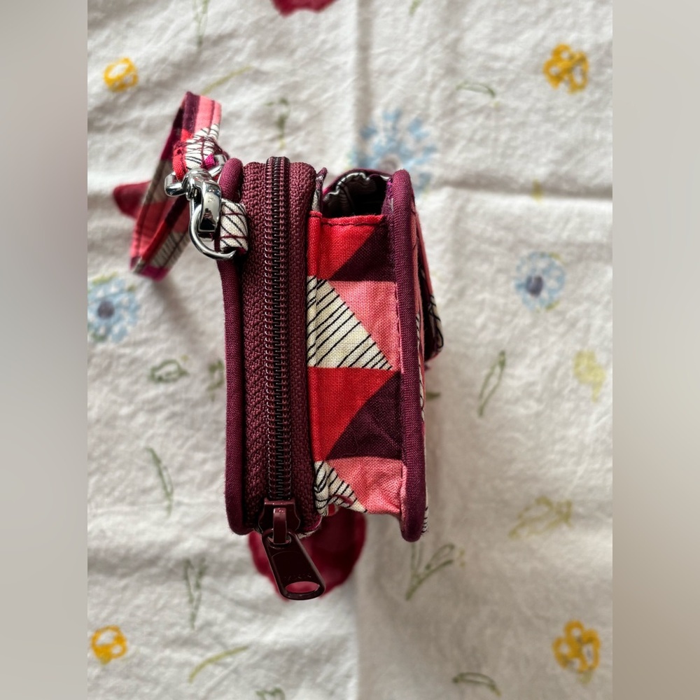 🎈2/$40, 3/$50🔶 VERA BRADLEY NWOT quilted Geometric Patterned Wristlet/Wallet - Picture 6 of 16
